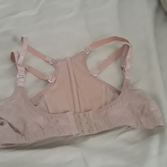 Back support - Picture 1 of 4